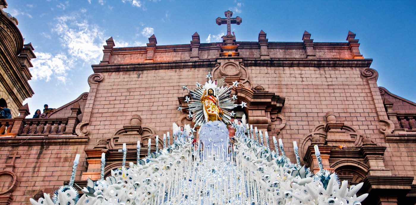 Anda de plata decorada en cerería para Semana Santa